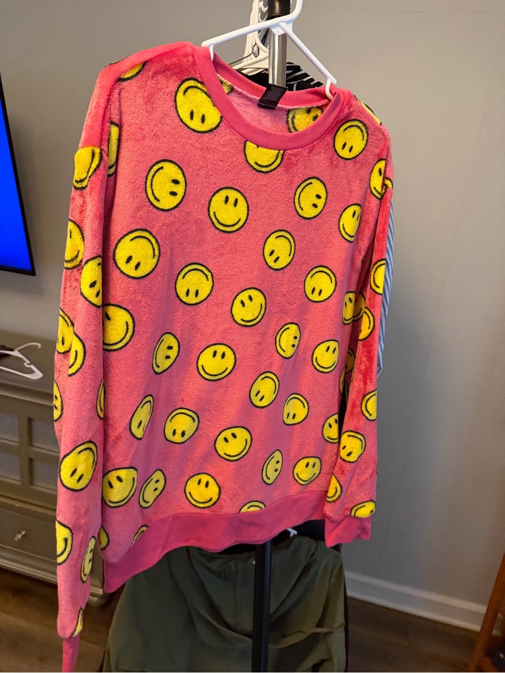 Women’s  Pink Smiley-Print Crewneck Sweater